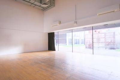 Dance & Yoga Studio in TottenhamDance & Yoga Studio in Tottenham基础图库0